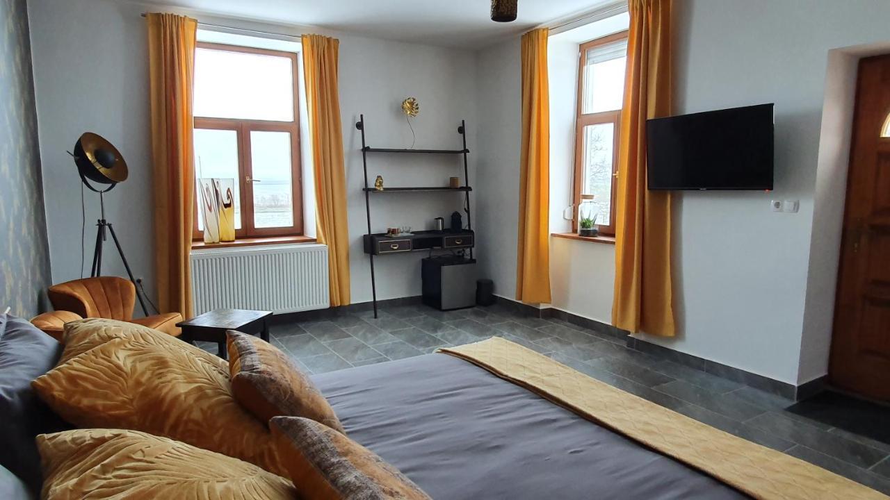 Bed and Breakfast Tisza White House Tiszaszolos Экстерьер фото