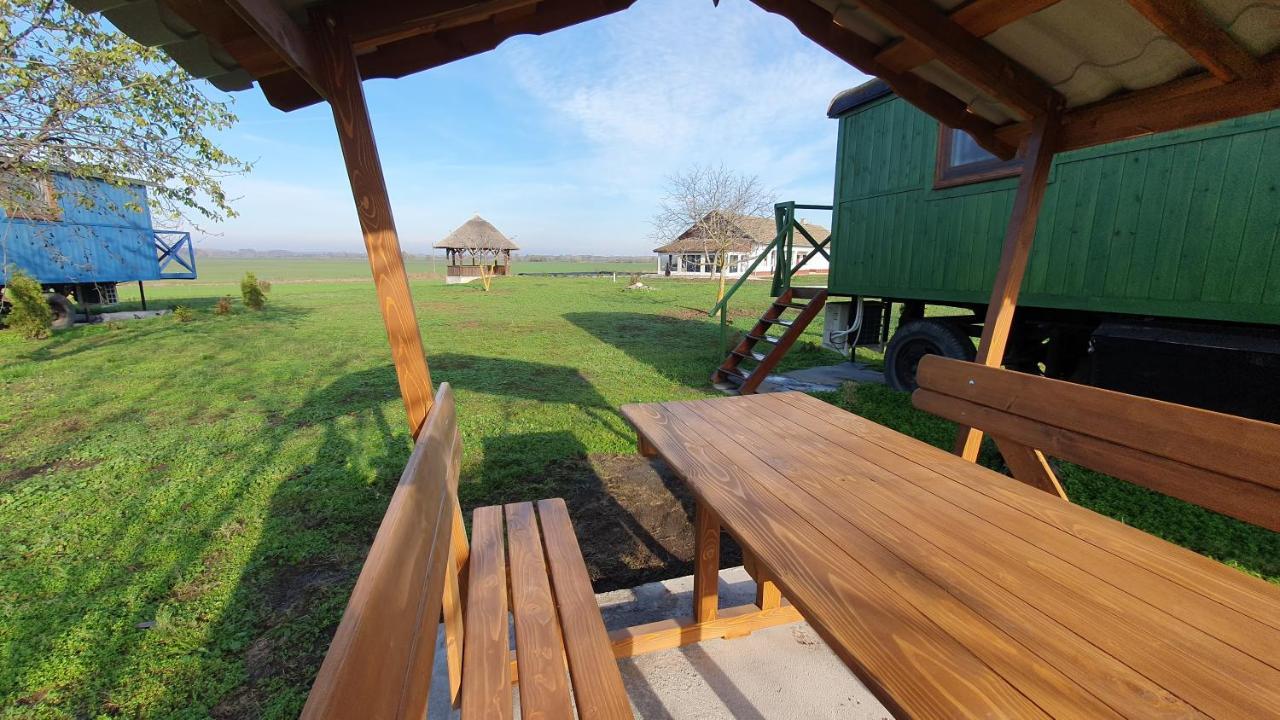 Bed and Breakfast Tisza White House Tiszaszolos Экстерьер фото